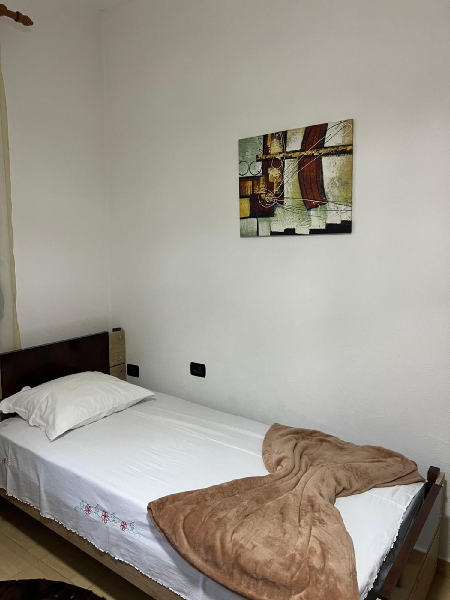 Hotell Dibra Near Center Of