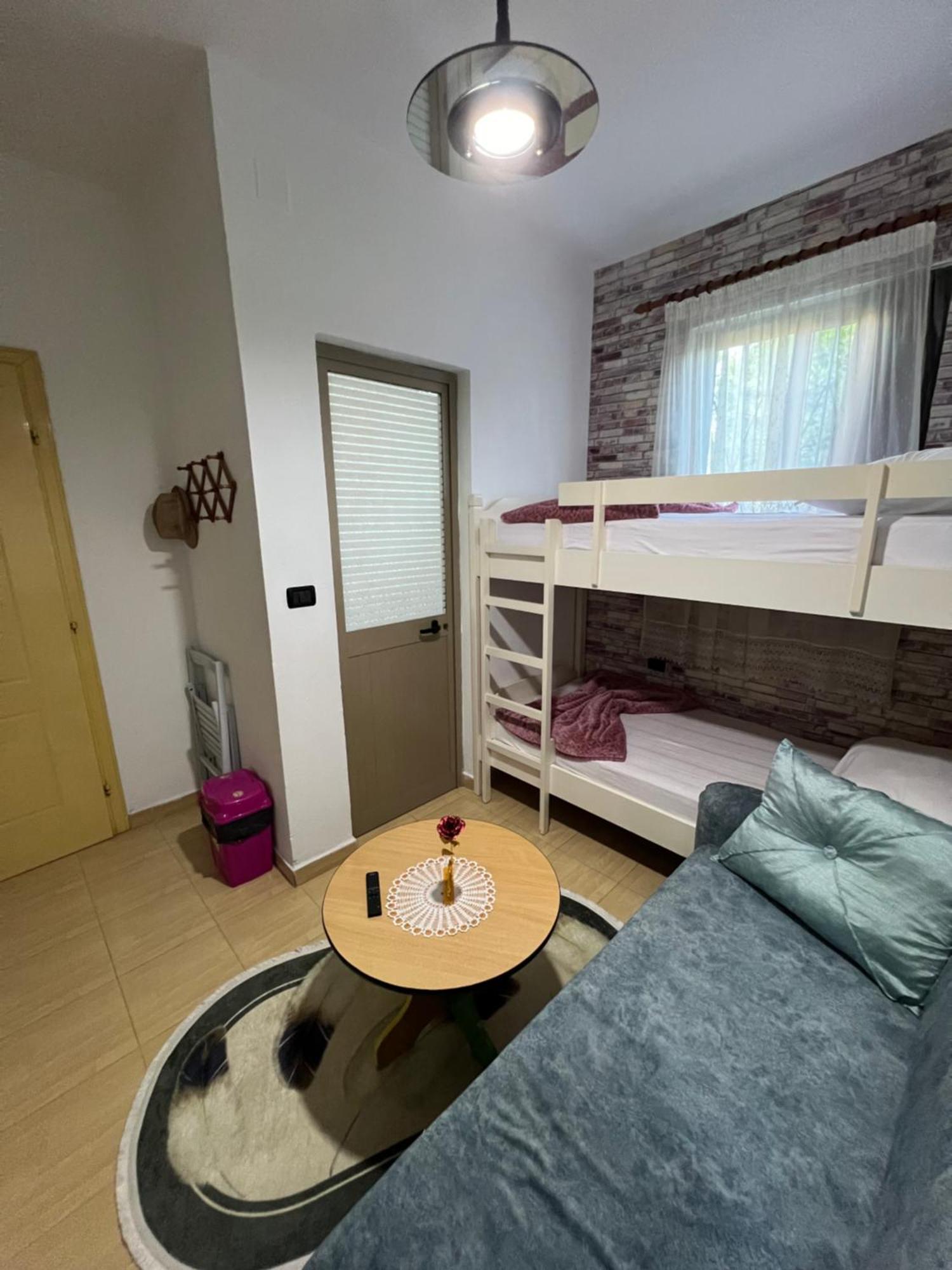 Hotell Dibra Near Center Of